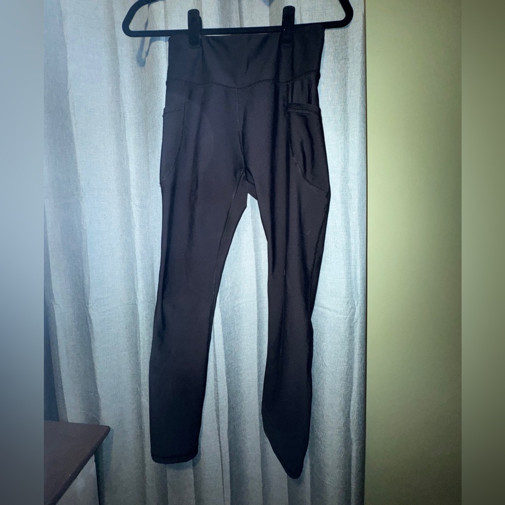 Old Navy Black High-Rise Leggings with Side Pockets